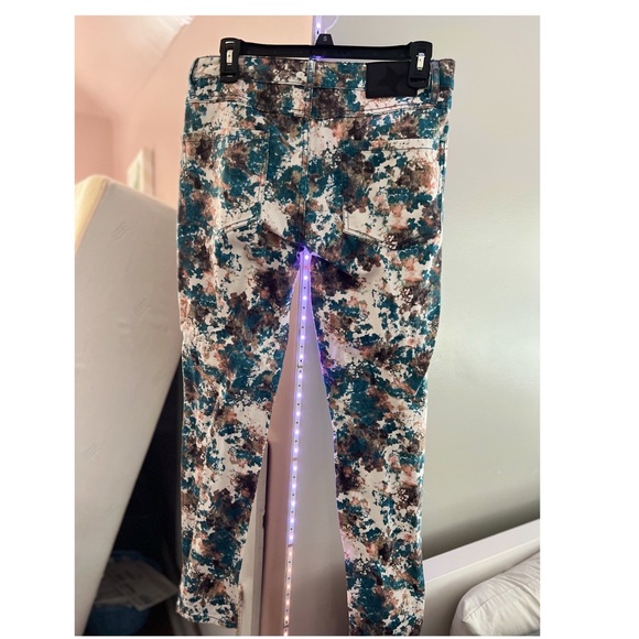 BCBGeneration colorful jeans! Gently worn but in great condition! 🤍 - Picture 2 of 3